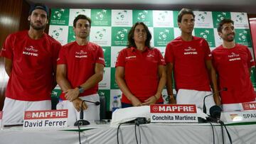 El equipo español de Copa Davis que se medirá a India con Feliciano López, David Ferrer, Rafael Nadal y Marc López junto con la capitana Conchita Martínez,