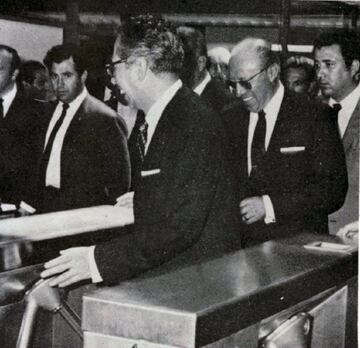 El ex presidente entrando a la inauguración del Metro, que fue el 4 de septiembre de 1969.