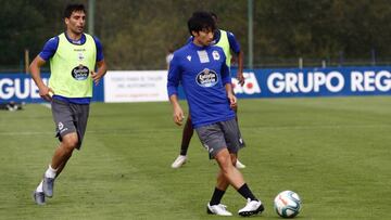 Gaku Shibasaki, durante un entrenamiento en su curso con el Deportivo.