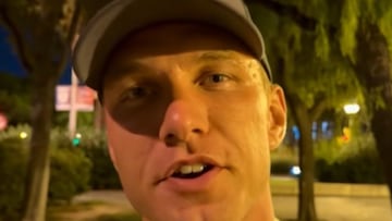 Un estadounidense llega a España con 0 euros y pone en marcha un plan con su guitarra: “Vienen los de seguridad”