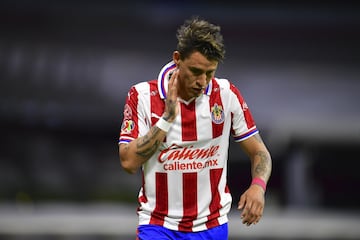 El jugador de Chivas, Cristian Calderón, es otro de los que su precio bajó en el mercado. Transfermarkt tiene un costo de 2.5 millones de euros, por lo que cayó 1 mde.