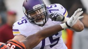 Matt Kalil contra los Cincinnati Bengals.