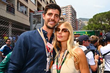 Thibaut Courtois y Mishel Gerzig durante el Gran Premio de Mónaco de la Fórmula 1.