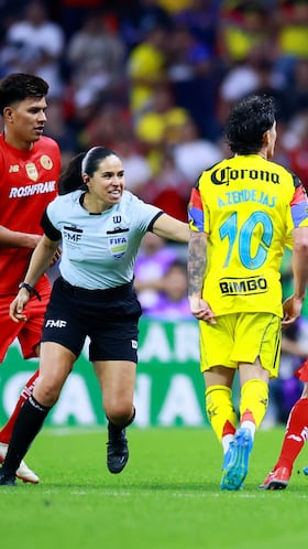 Soccer Football - Liga MX - Club America v Toluca - Estadio Ciudad de Mexico, Mexico City, Mexico - April 18, 2026 Club America's Alex Zendejas reacts with Toluca's Helinho REUTERS/Eloisa Sanchez