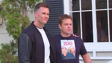 Tom Brady muestra su talento con el balón rompiendo las ventanas de Matt Damon