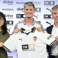 Canós: “Creo que puedo ser importante en este Valencia”