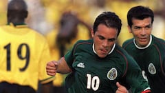 Cuauhtémoc Blanco, con la Selección Mexicana en Jamaica en 2001.