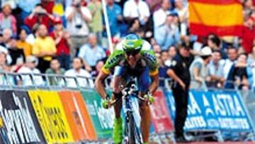 <B>VOLÓ.</B> Aitor González recordó a Miguel Indurain, a su forma de volar sin dar la impresión de moverse encima de la bicicleta.