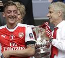 Özil se mofa de los "expertos" de la prensa inglesa