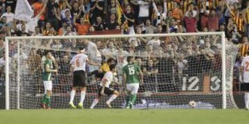 Valencia-St. Gallen. Ricardo Costa marca el 4-0.
