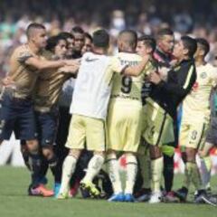 Darío Benedetto explotó contra el arbitraje en eliminación