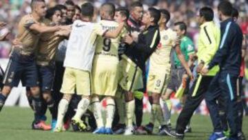 El partido, de las semifinales del Apertura 2015, se calent&oacute;.