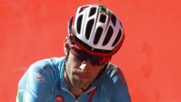 ADIÓS A LA VUELTA. Vincenzo Nibali fue expulsado de la carrera.