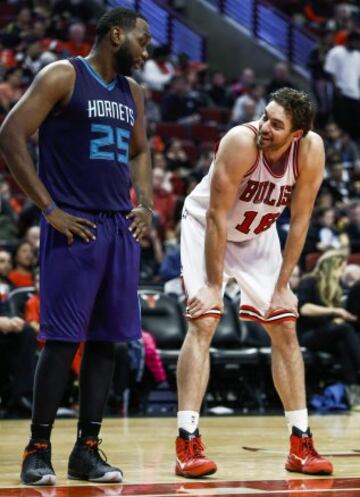 Pau Gasol y Al Jefferson.