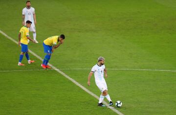 Agüero en el saque del partido.