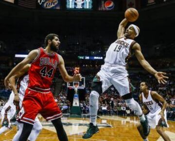 Nikola Mirotic y Jerryd Bayless.