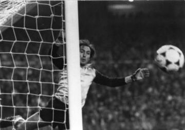 El portero de la Real Sociedad y el Betis jug¨® 83 partidos de Copa.