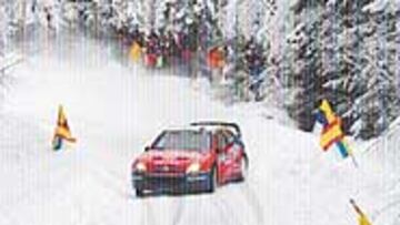 <b>LOEB DERRAPA POCO.</b> Así ganó al estilo ortodoxo de Gronholm.