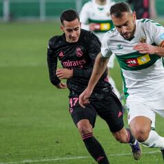 Almirón se plantea la opción de volver a jugar con tres centrales