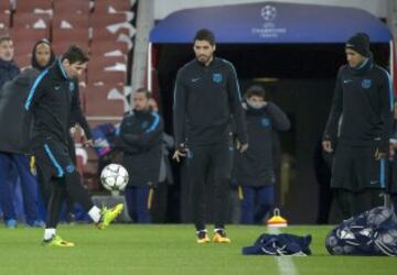 Último entrenamiento del Barcelona antes del partido de Champions League de octavos de final frente al Arsenal 