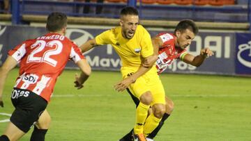 Momento del partido de Primera RFEF entre el Extramadura y la SD Logro&ntilde;&eacute;s.