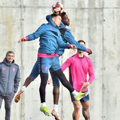 Iñaki Williams se entrena con el grupo con Lekue y Berenguer, y Nico apura para el Atlético