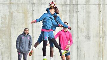 Iñaki Williams se entrena con el grupo con Lekue y Berenguer, y Nico apura para el Atlético