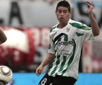 Con Banfield, James se convirtió en el extranjero más joven en marcar un gol en la Primera División de Argentina.