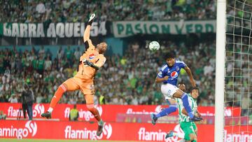 MEDELLIN - COLOMBIA, 31-05-2022: Alvaro Montero arquero de Millonarios en acción durante partido entre Atlético Nacional y Millonarios F.C. por la fecha 2 de los cuadrangulares semifinales como parte de la Liga BetPlay DIMAYOR I 2022 jugado en el estadio Atanasio Girardot de la ciudad de Medellín. / Alvaro Montero goalkeeper of Millonarios in action during match between Atletico Nacional and Millonarios F.C. for the date 2 of the quadrangulars semifinals as part of BetPlay DIMAYOR League I 2022 played at Atanasio Girardot stadium in Medellin city. Photo: VizzorImage / Donaldo Zuluaga / Cont