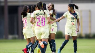 Las Águilas del América derrotaron a las Tiburonas en Coapa con anotaciones de Marylin Díaz y Daniela Espinosa; con este resultado las azulcremas llegan a 32 puntos.
