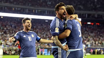 MEssi, Lavezzi e Higua&iacute;n.