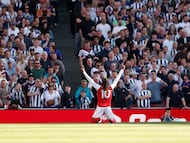 An early goal from Eze was enough to give Arsenal all three points and return to the summit of the Premier League.