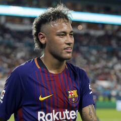 Neymar podría hacer escala en Qatar para verse con Al-Khelaifi