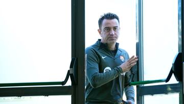 GRAFCAT5455. BARCELONA, 24/10/2023.- El entrenador del FC Barcelona, Xavi Hern¨¢ndez, durante la rueda de prensa posterior al entrenamiento que el equipo azulgrana ha realizado este martes en la ciudad deportiva Joan Gamper para preparar el partido de Liga de Campeones que ma?ana disputar¨¢ ante el Shakhtar Donetsk. EFE/Alejandro Garc¨ªa