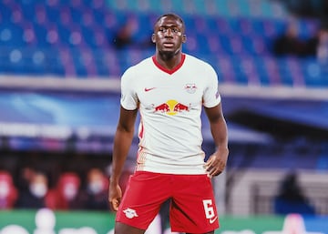 A?os ms tarde de la compra de Keita por el Liverpool, el club ingls volvi a dejarse una gran cantidad de dinero en las arcas del RB Leipzig para fichar al defensor (40 millones de euros).