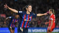 Aitana Bonmatí celebra su tanto en el Camp Nou.