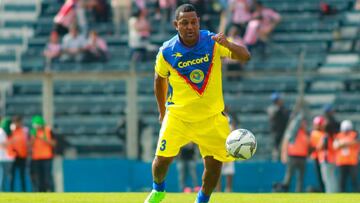 Antonio Carlos Santos en un partido amistoso con el América.