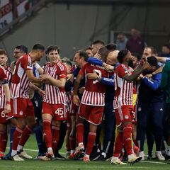 Mendilibar hace historia con Olympiacos
