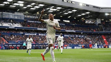 Monaco&#039;s French forward Kylian Mbappe Lottin celebrates after scoring a goal during the French L1 football match between Caen (SMC) and Monaco (AS), on March 19, 2017 at the Michel d&#039;Ornano stadium, in Caen, northwestern France. / AFP PHOTO / CHARLY TRIBALLEAU