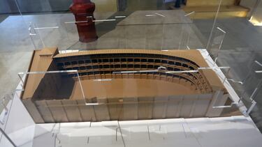 La maqueta del frontón Beti Jai. 