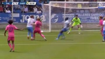 El polémico penalti que pudo dejar al Castilla fuera del playoff