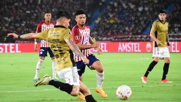 La mano pesada de Almirón: así sumó el primer logro en Colo Colo