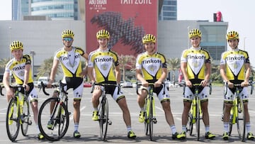 El Tinkoff luce un maillot de hace diez a&ntilde;os, en su despedida en Abu Dhabi.