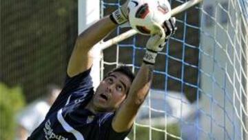 Bravo aclamado en San Sebastián tras su espectacular partido ante el Espanyol