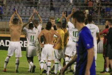 Jugadores del Chapecoensela victoria ante el Zulia en el estadio Pachencho Romero de Maracaibo (Venezuela). 