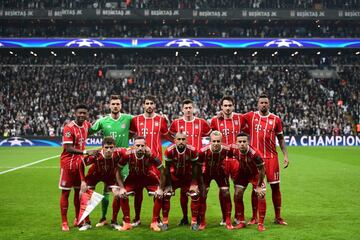 Arriba de izquierda a derecha David Alaba, Sven Ulreich, Javi Martinez, Robert Lewandowski, Mats Hummels y Jerome Boateng, abajo Thomas Müller, Franck Ribery, Arturo Vidal, Rafinha, Thiago Alcantara