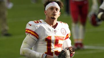 Mahomes se sometió a cirugía por una lesión en el dedo gordo del pie al terminar la postemporada anterior y espera volver para el final de la campaña baja.