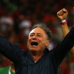 Suenan Holan, Almeyda, Almirón y La Volpe para dirigir Nacional