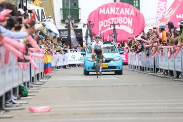 Daniel Arroyave, ciclista del Team Emirates, se quedó con la medalla de oro en la prueba de élite de la categoría Sub 23, del Campeonato Nacional de Ruta. Óscar Guzmán y Cristian Pico se quedaron con el segundo y tercer puesto.