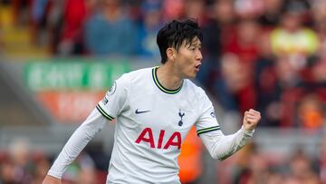 Liverpool (United Kingdom), 29/04/2023.- Tottenham Hotspur's Son Heung-Min celebrates after scoring the 3-2 goal during the English Premier League soccer match between Liverpool and Tottenham Hotspur, in Liverpool, Britain, 30 April 2023. (Reino Unido) EFE/EPA/Peter Powell EDITORIAL USE ONLY. No use with unauthorized audio, video, data, fixture lists, club/league logos or 'live' services. Online in-match use limited to 120 images, no video emulation. No use in betting, games or single club/league/player publications